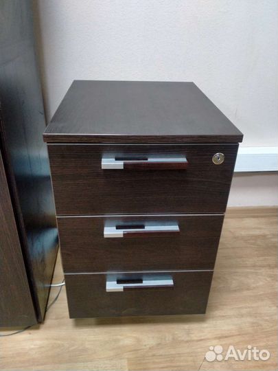 Тумба выкатная бу