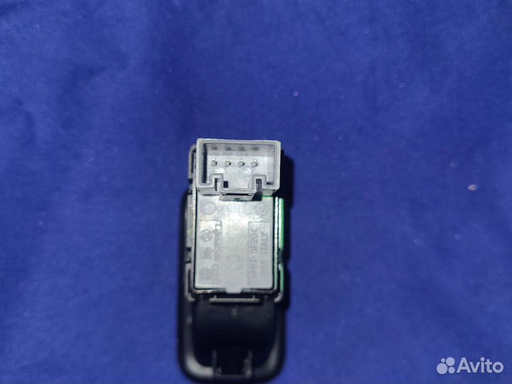Кнопка стеклоподъемника Volkswagen Polo