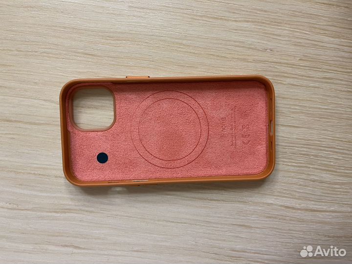 Кожаный чехол iPhone 13