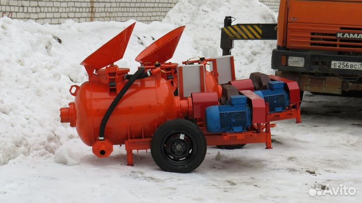 Пневмонагнетатель для полусухой стяжки со-241