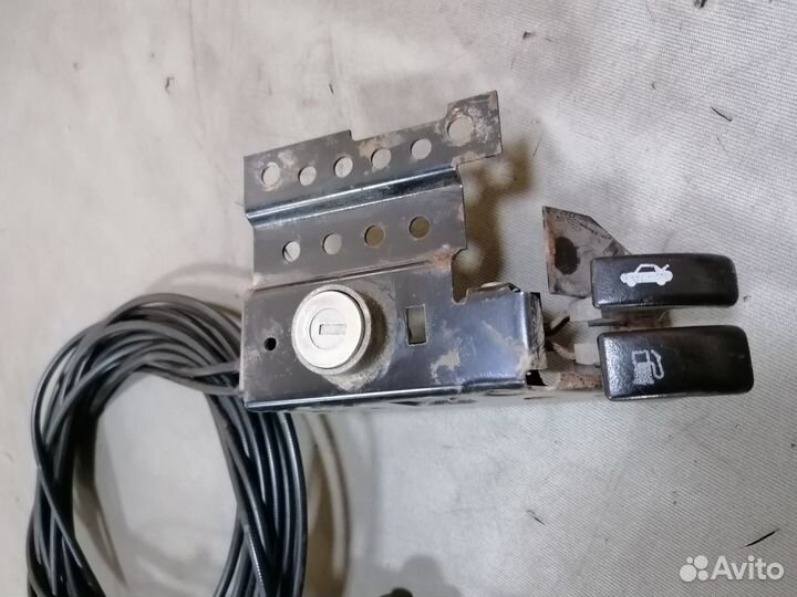 Трос багажн.и бензобака с блокират. Ford Taurus 2