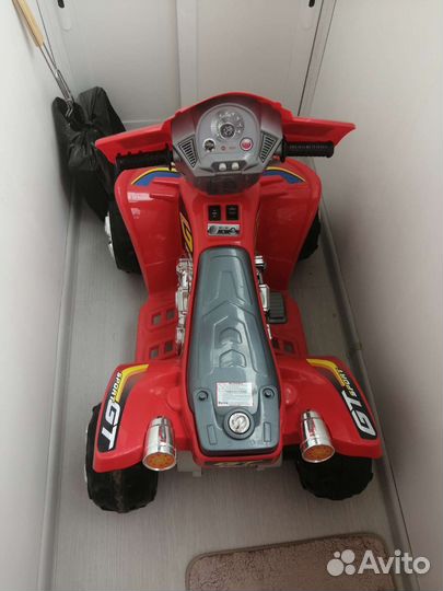 Детская машинка на аккумуляторе