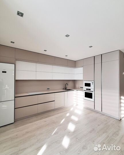 Кухня угловая с тонкой столешницей