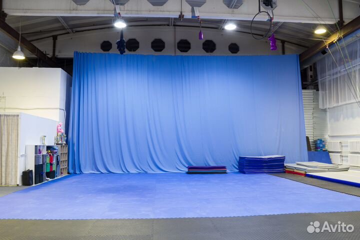 Почасовая аренда зала. Высокие потолки 9 m