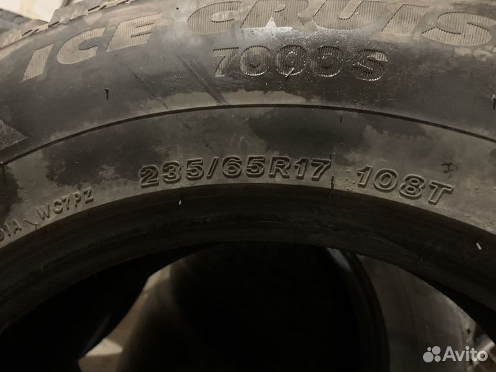 Bridgestone Ice Cruiser 7000S 235/65 R17 108