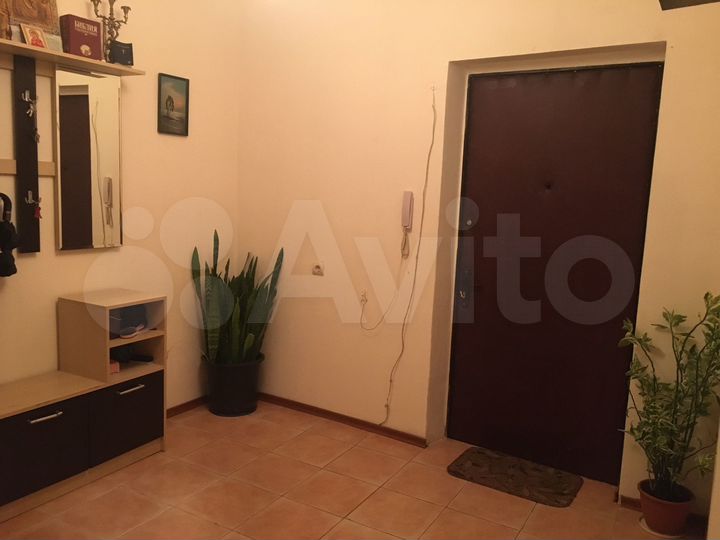 3-к. квартира, 98,2 м², 1/6 эт.