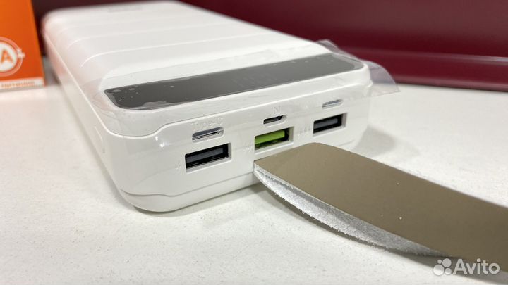 Мощный повербанк с быстрой зарядкой на 30000mAh