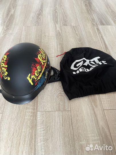 Фирменная каска helmets