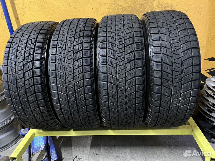 Bridgestone Blizzak DM-V1 225/60 R17
