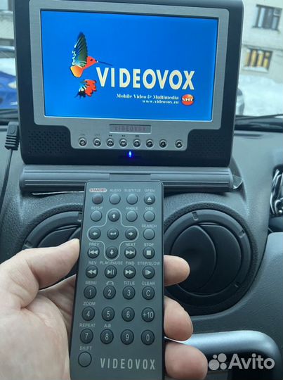 Портитивный DVD проигрыватель videovox цветной