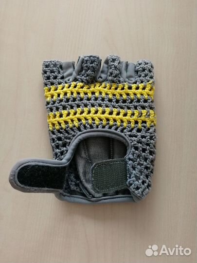 Перчатки для фитнеса (серые с желтым рисунком)