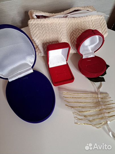 Коробочки для ювелирных изделий