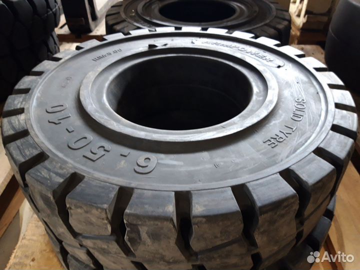 Шина погрузчика 6.50 10 цельнолитая