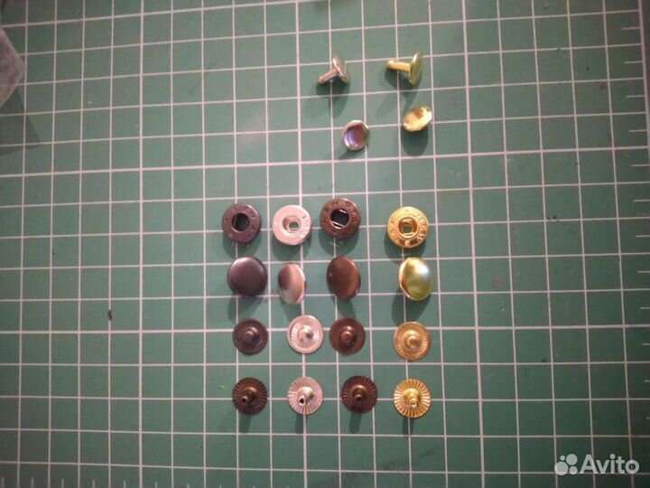 Кнопки, хольнитены