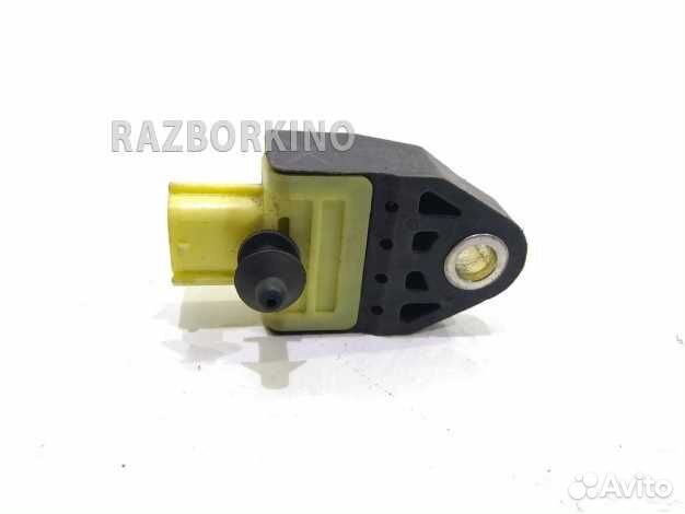 Датчик SRS задней стойки 8983360040