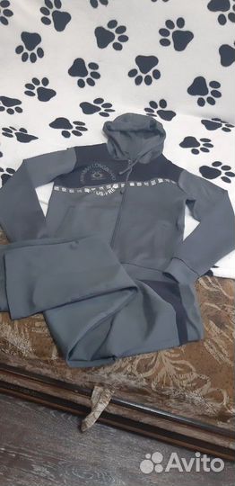 Спортивный костюм