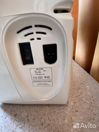 Швейная машина Singer