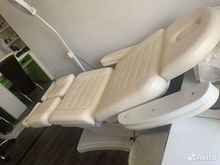 Кресло педикюрное, косметологическое