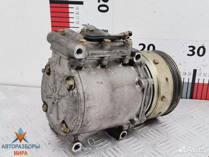 Компрессор кондиционера Mitsubishi Carisma 1999