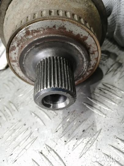 Привод передний правый Volkswagen Passat B5+