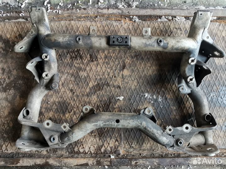 Подрамник передний Mercedes W212 W218