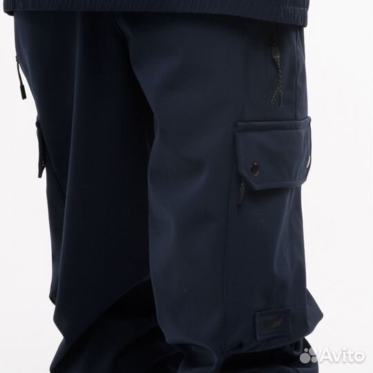 Костюм для катания на лыжах и сноуборде