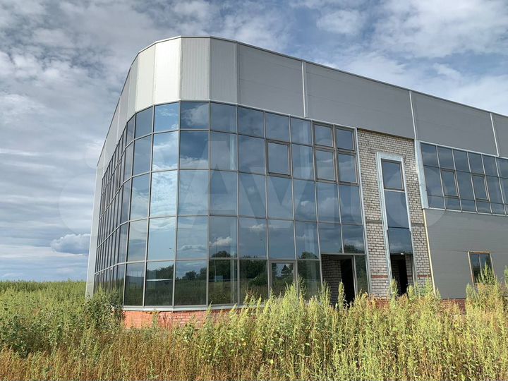 Универсальное здание на Южном ш., 1500 м²