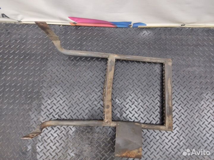 Подножка за кабиной