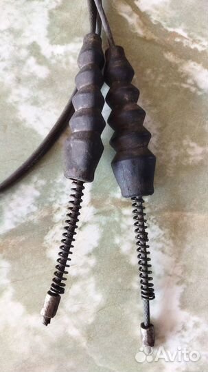 Трос ручного тормоза новый