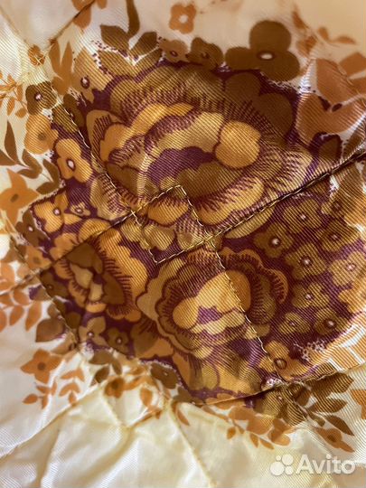 Покрывало стеганое атласное с юбкой