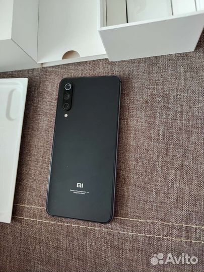 Телефон Xiaomi 9se