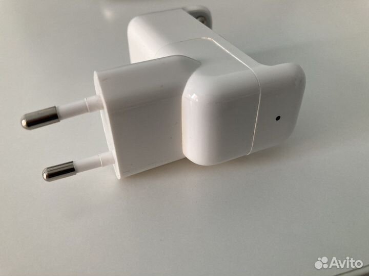 Зарядка для батареек Apple