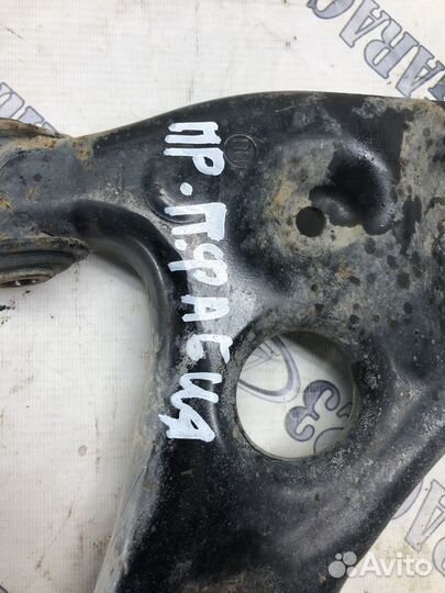 Рычаг подвески передний правый Skoda Fabia