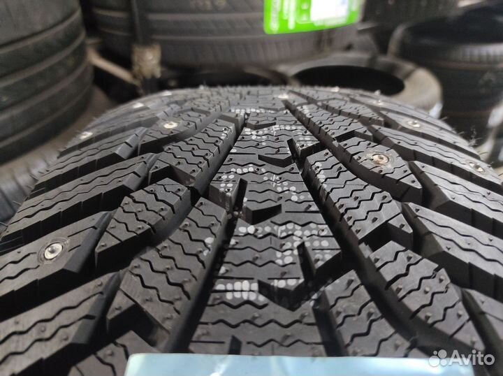 Maxxis NP5 Premitra Ice Nord 215/50 R17 96H