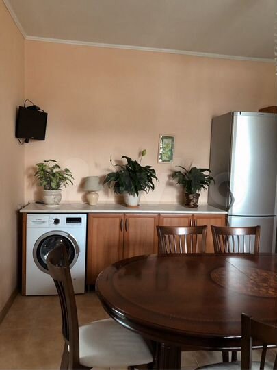 3-к. квартира, 90 м², 2/5 эт.