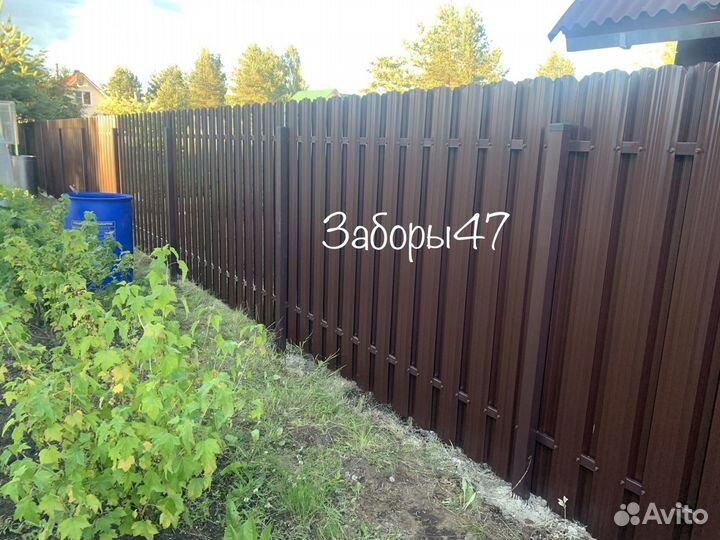 Забор из штакетника шахматка