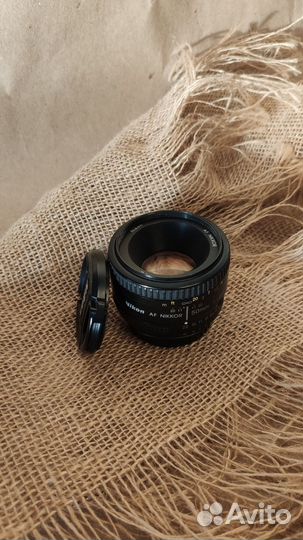 Nikon 50mm f/1.8D AF Nikkor