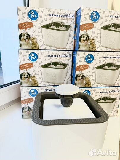 Поилка фонтан для кошек и собак