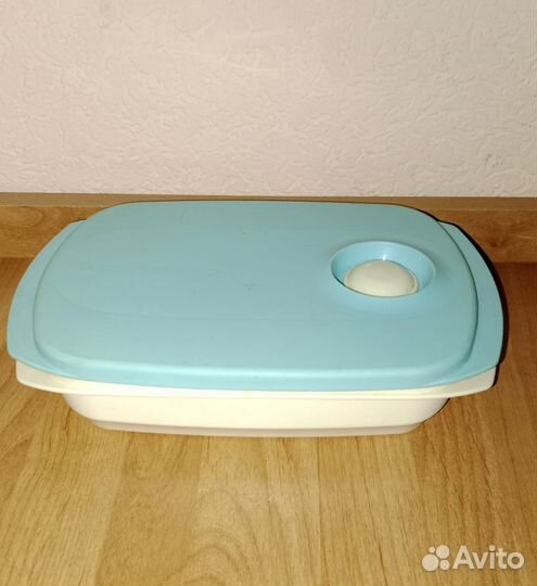 Контейнер Tupperware