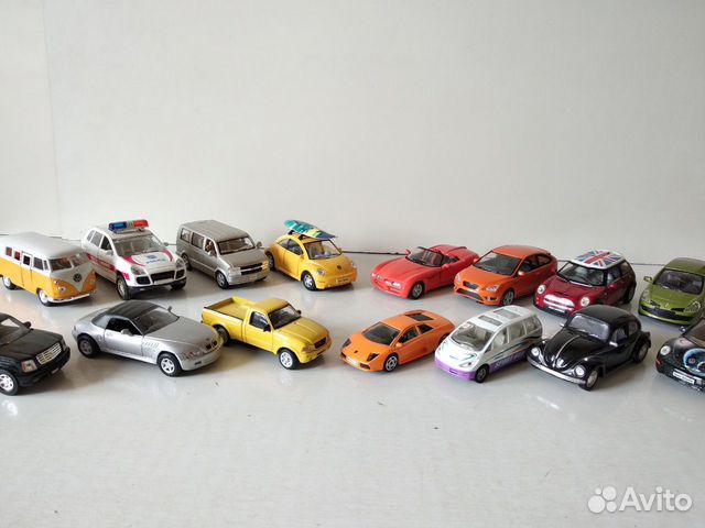Машинки BMW Chevrolet Cadillac Ford Dodge Renault