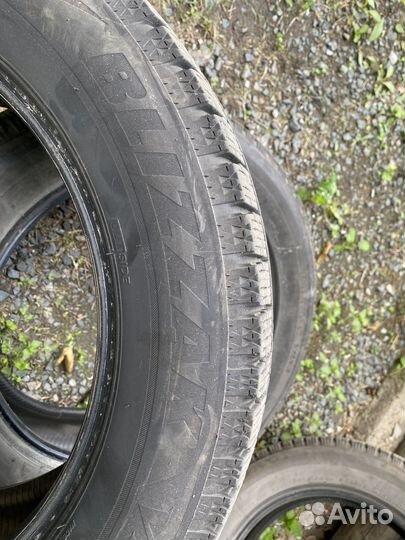 Bridgestone Blizzak VRX2 225/55 R17