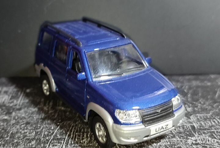 УАЗ-3163 патриот - синий 1/43