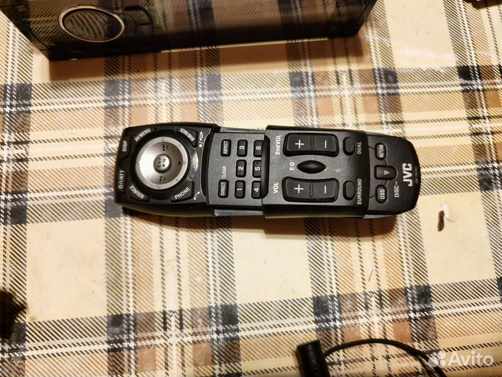 DVD-ресивер со встроенным жк-дисплеем JVC KD-AVX33