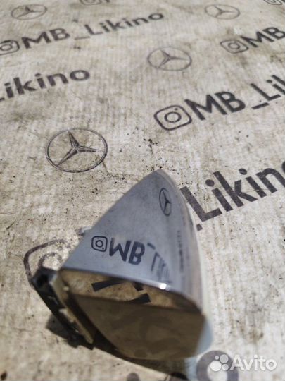 Уголок ручки двери задний левый Mercedes Gl X164