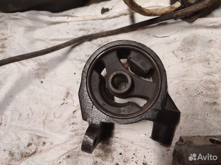 Подушка двигателя Kia Rio 2 JB 2011