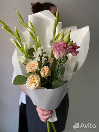 Букет для учителя с гладиолусами