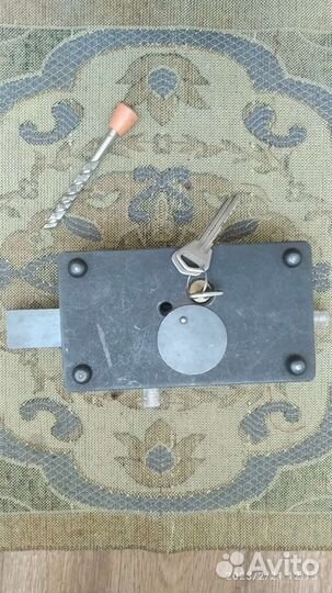 Замок для гаража