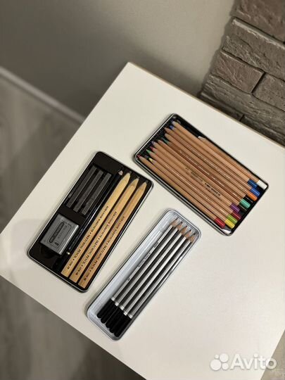 Художественные материалы