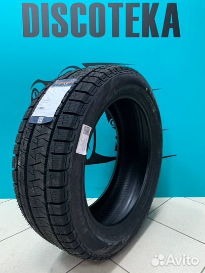 Pirelli Formula Ice FR 215/50 R17 95T