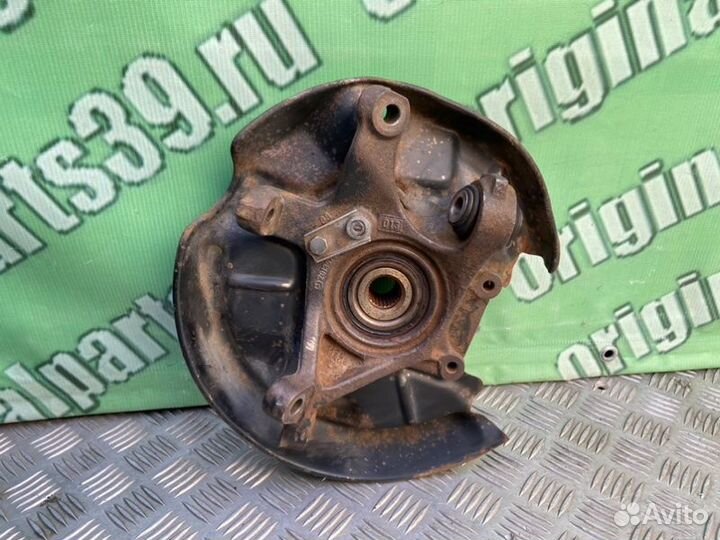 Ступица задняя левая Mercedes-Benz 190E W201 M102